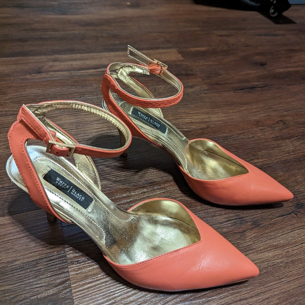 White House Black Market Salmon colored pumps